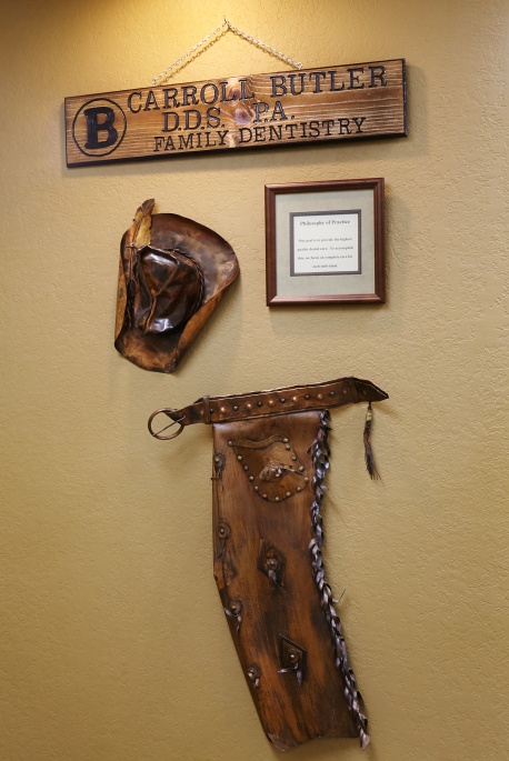 Decorations in Kerrville dental office waiting room